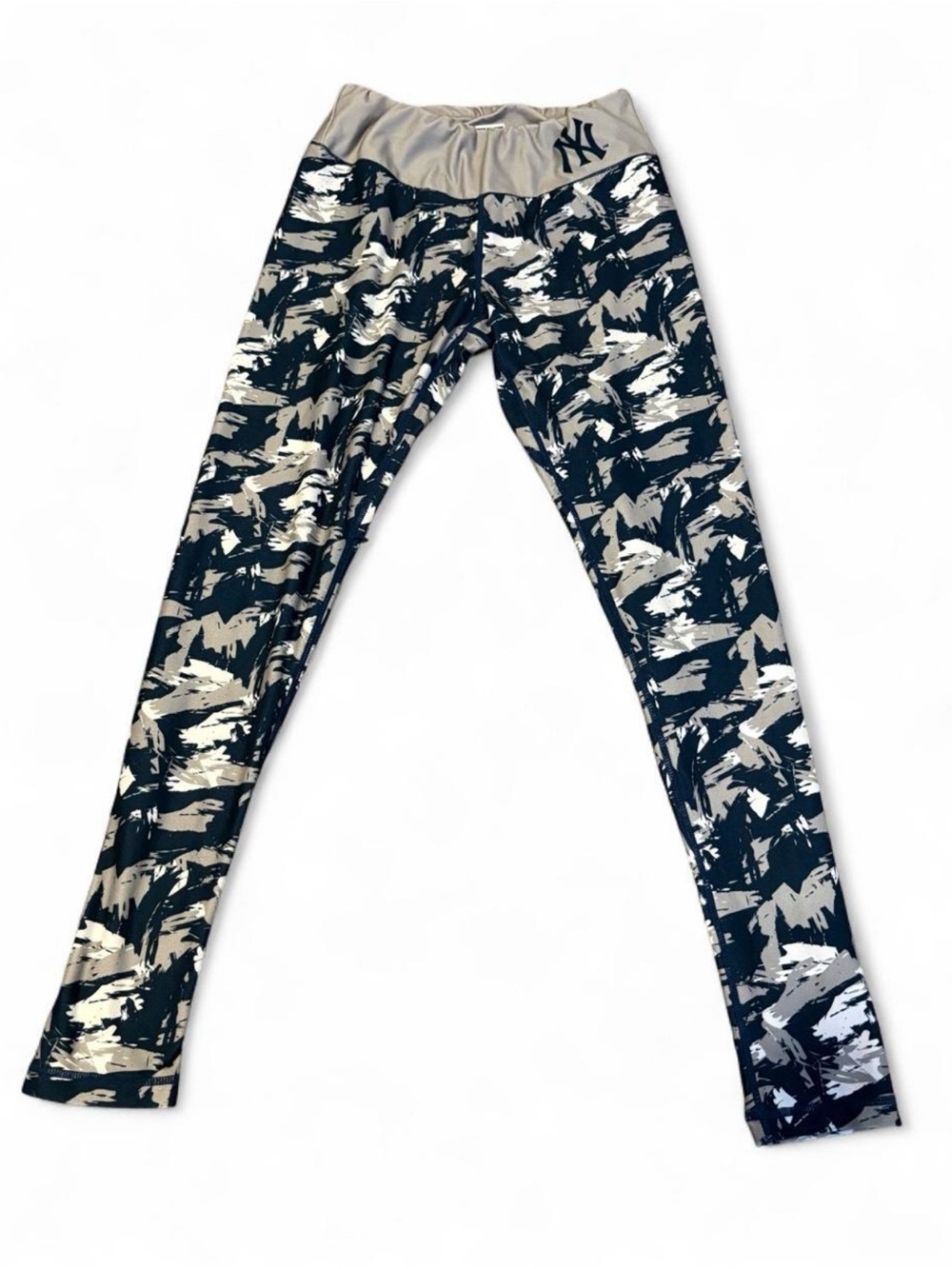 NY Yankees Athletic Women's Camo Print Leggings in Black & Gray